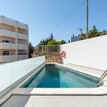 Modern 2 Bdr Flat With Pool By Lovelystay فيريغودو
