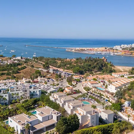 Modern 2 Bdr Flat With Pool By Lovelystay Apartment *