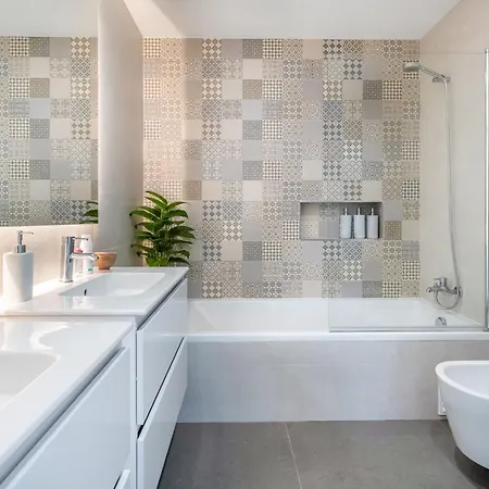 Modern 2 Bdr Flat With Jacuzzi & Pool By Lovelystay Appartamento *