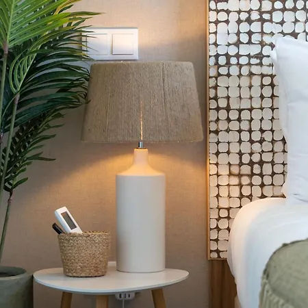 Modern 2 Bdr Flat With Pool By Lovelystay