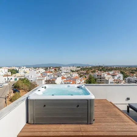 Appartamento Modern 2 Bdr Flat With Jacuzzi & Pool By Lovelystay *