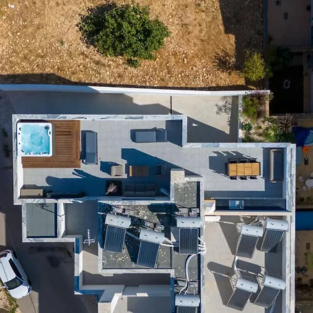 Modern 2 Bdr Flat With Jacuzzi & Pool By Lovelystay *