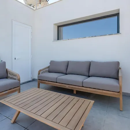 Modern 2 Bdr Flat With Jacuzzi & Pool By Lovelystay * Ferragudo (Faro)