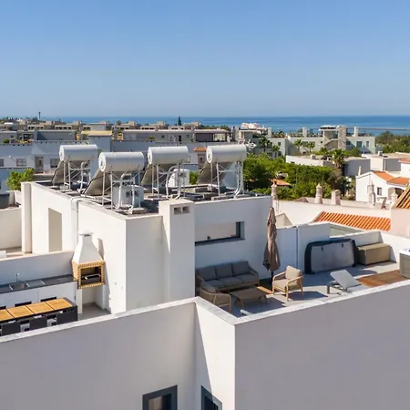 Appartamento Modern 2 Bdr Flat With Jacuzzi & Pool By Lovelystay *