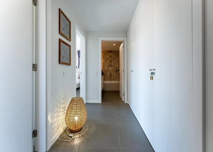 아파트 Modern 2 Bdr Flat With Pool By Lovelystay *