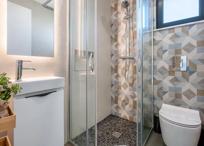 아파트 Modern 2 Bdr Flat With Pool By Lovelystay *