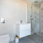 Modern 2 Bdr Flat With Pool By Lovelystay *