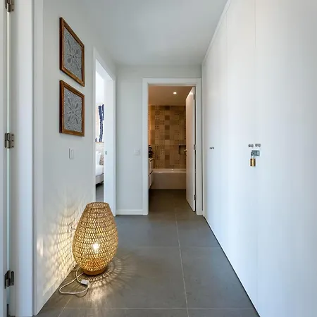 Apartment Modern 2 Bdr Flat With Pool By Lovelystay *